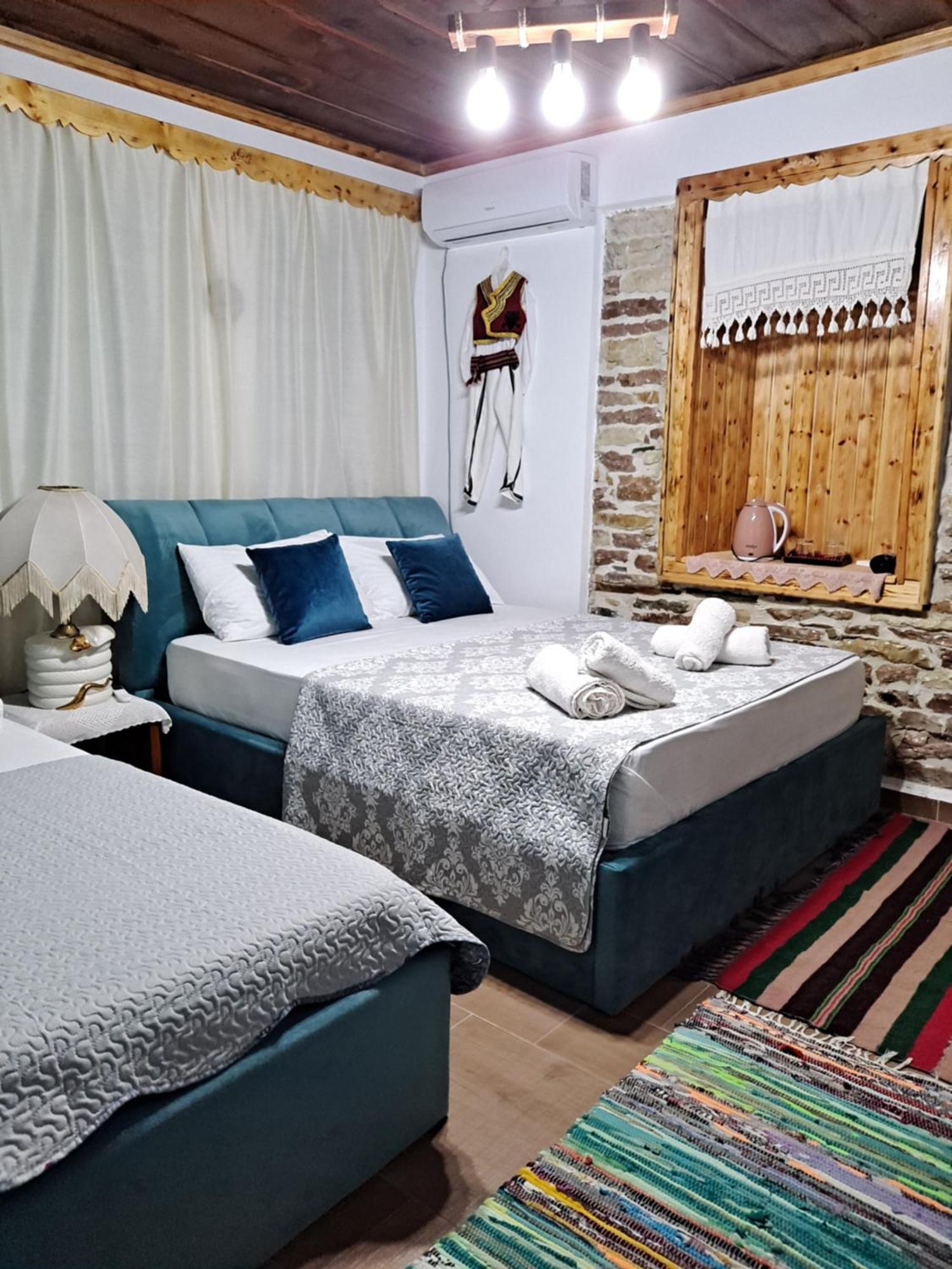 "Villa 70" Guesthouse Gjirokastër 외부 사진