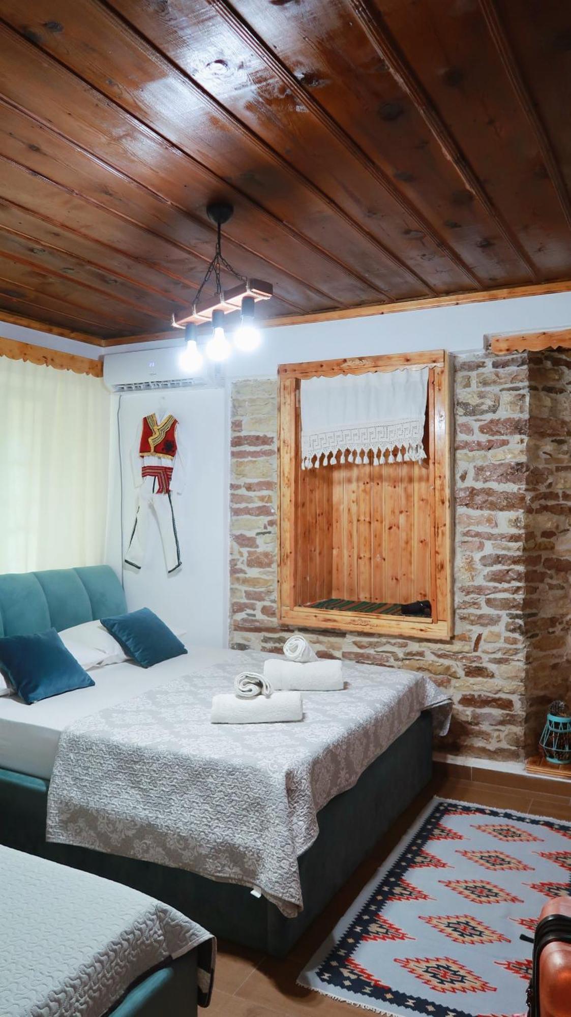 "Villa 70" Guesthouse Gjirokastër 외부 사진