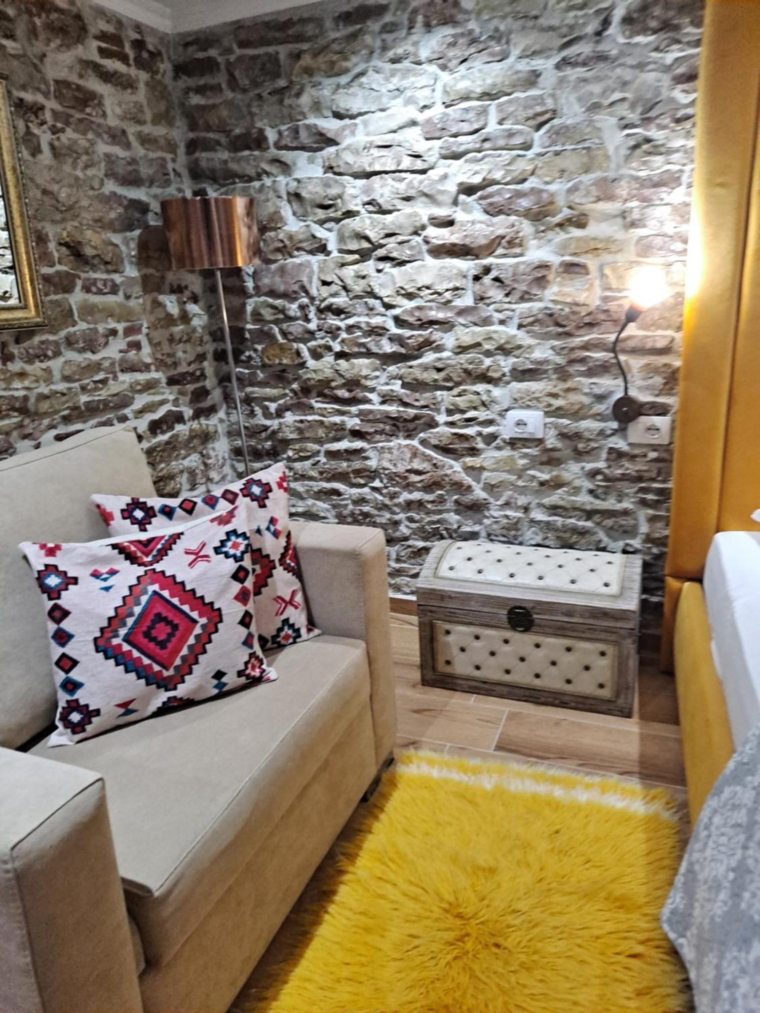 "Villa 70" Guesthouse Gjirokastër 외부 사진