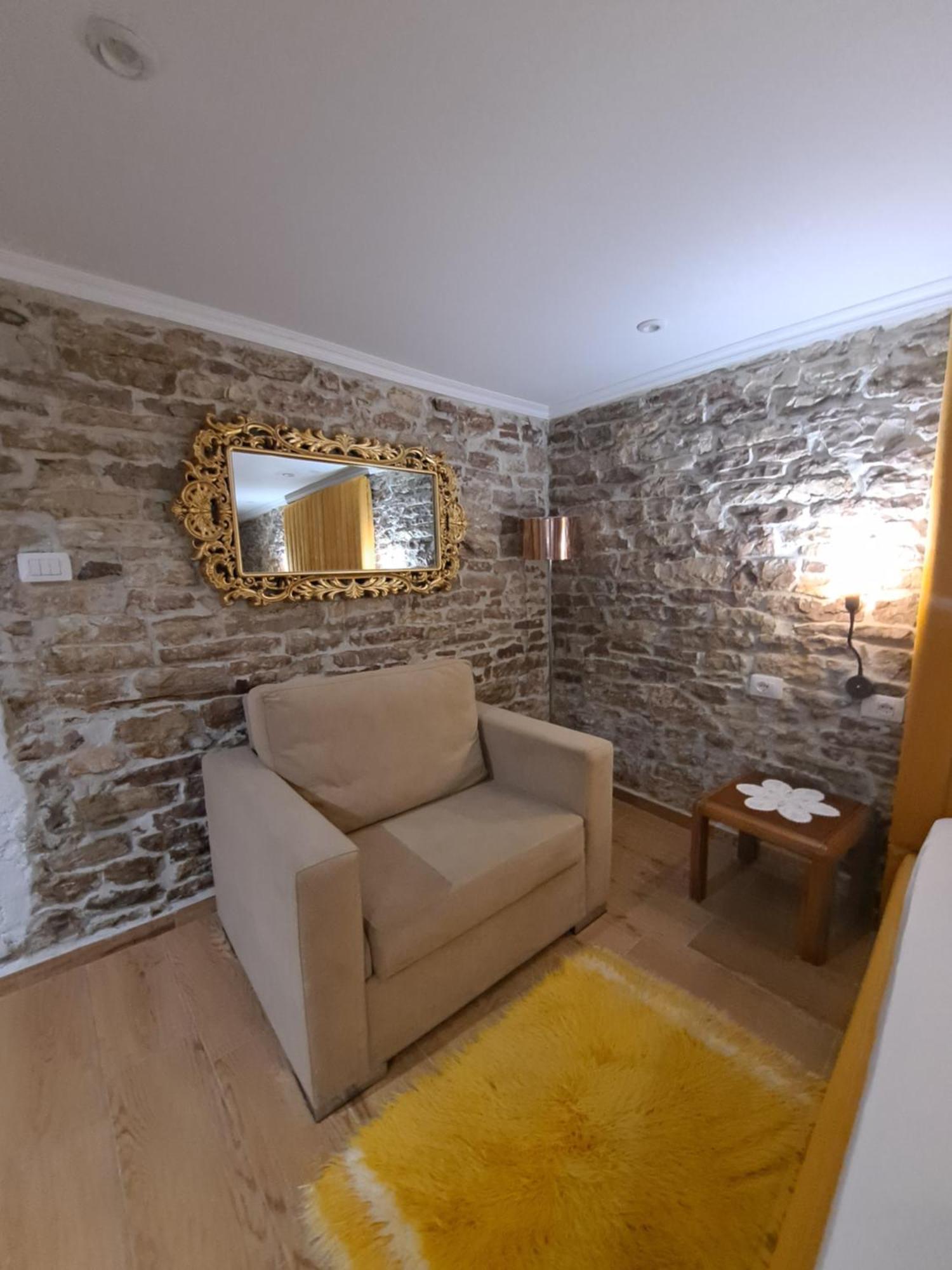 "Villa 70" Guesthouse Gjirokastër 외부 사진