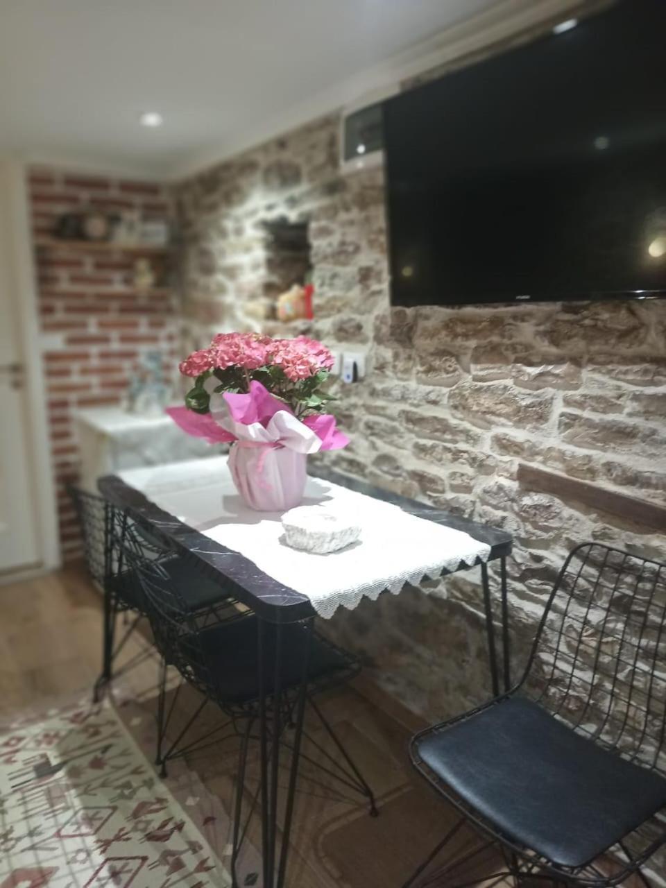 "Villa 70" Guesthouse Gjirokastër 외부 사진