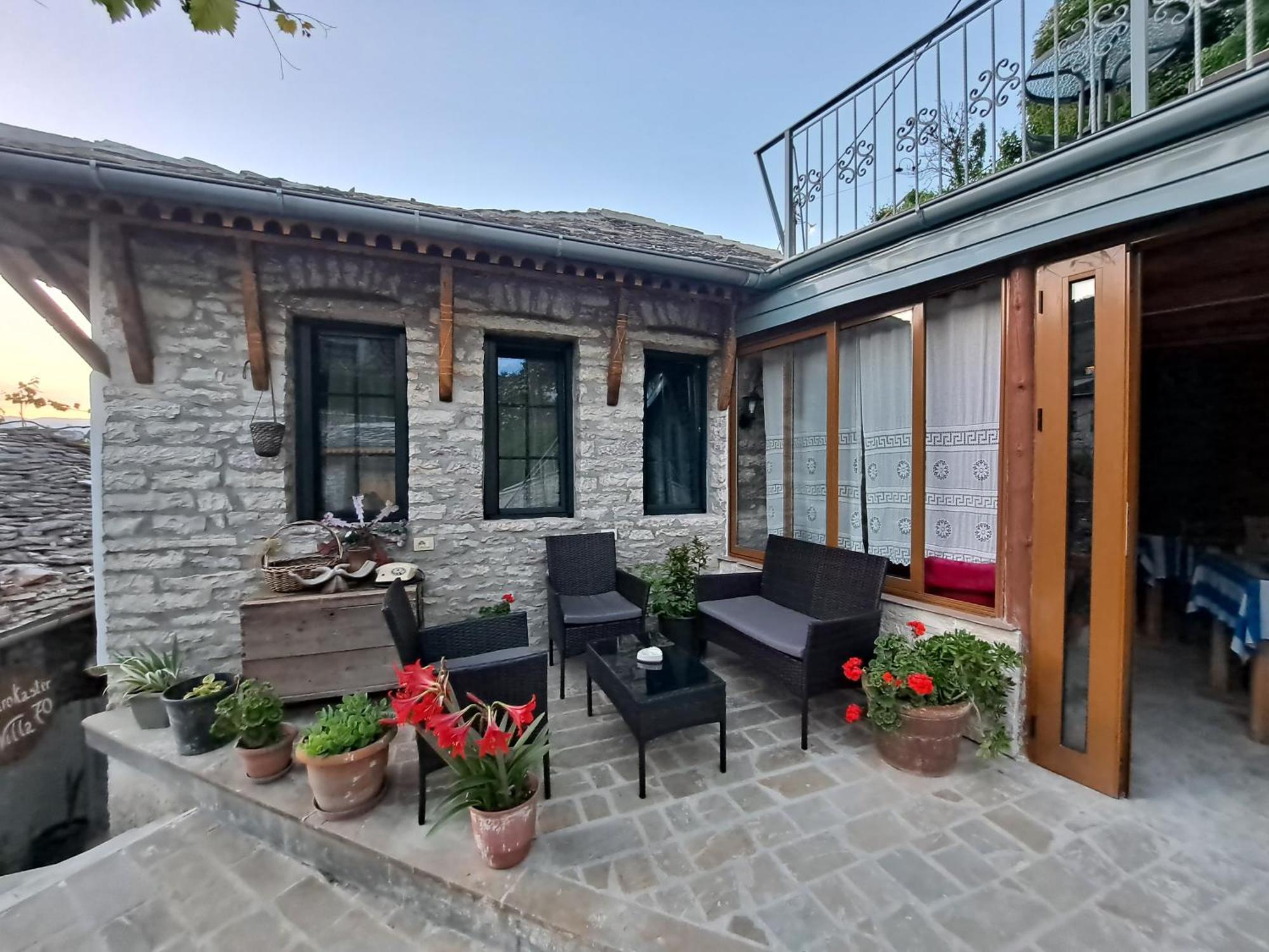 "Villa 70" Guesthouse Gjirokastër 외부 사진