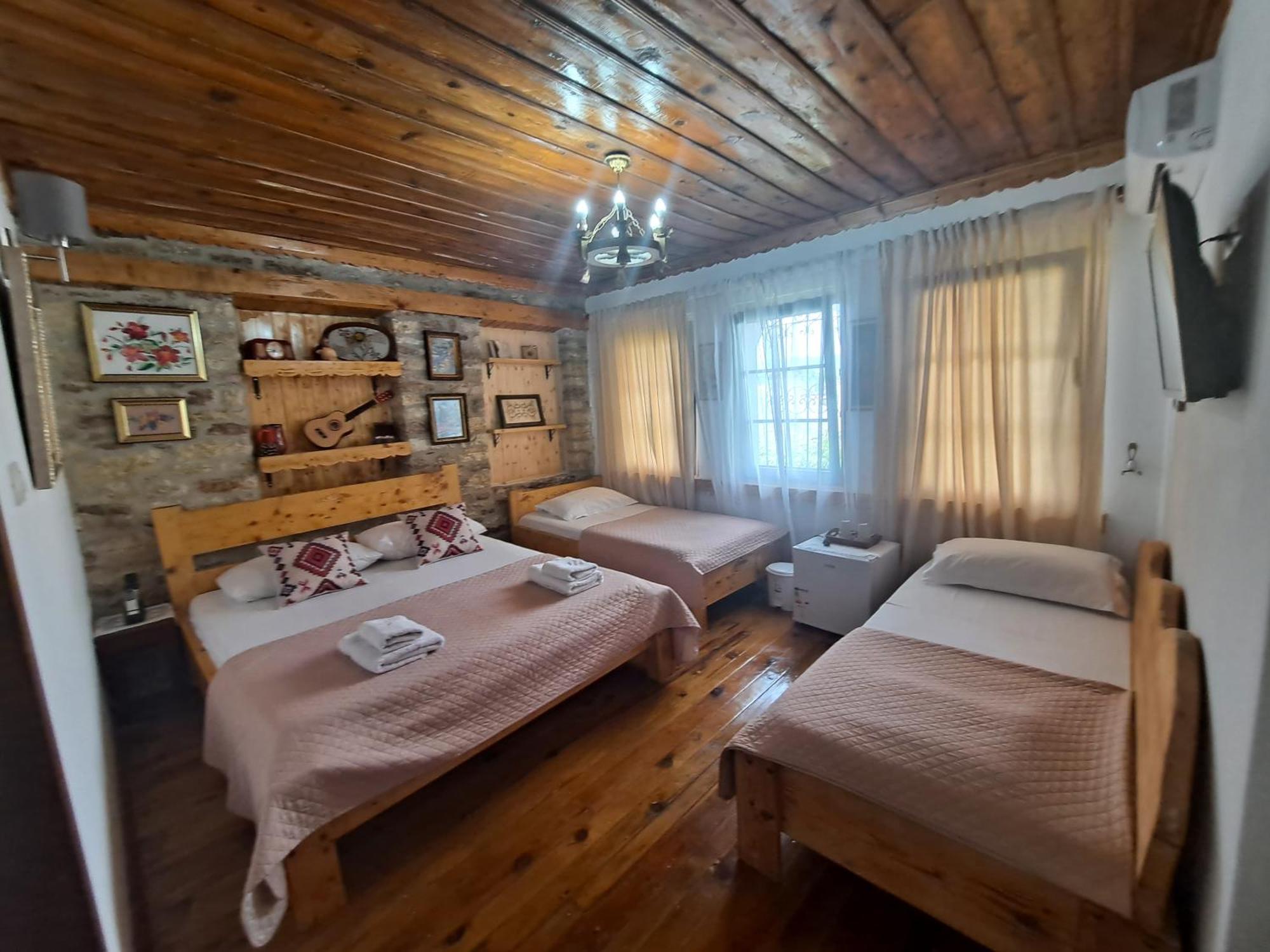 "Villa 70" Guesthouse Gjirokastër 외부 사진