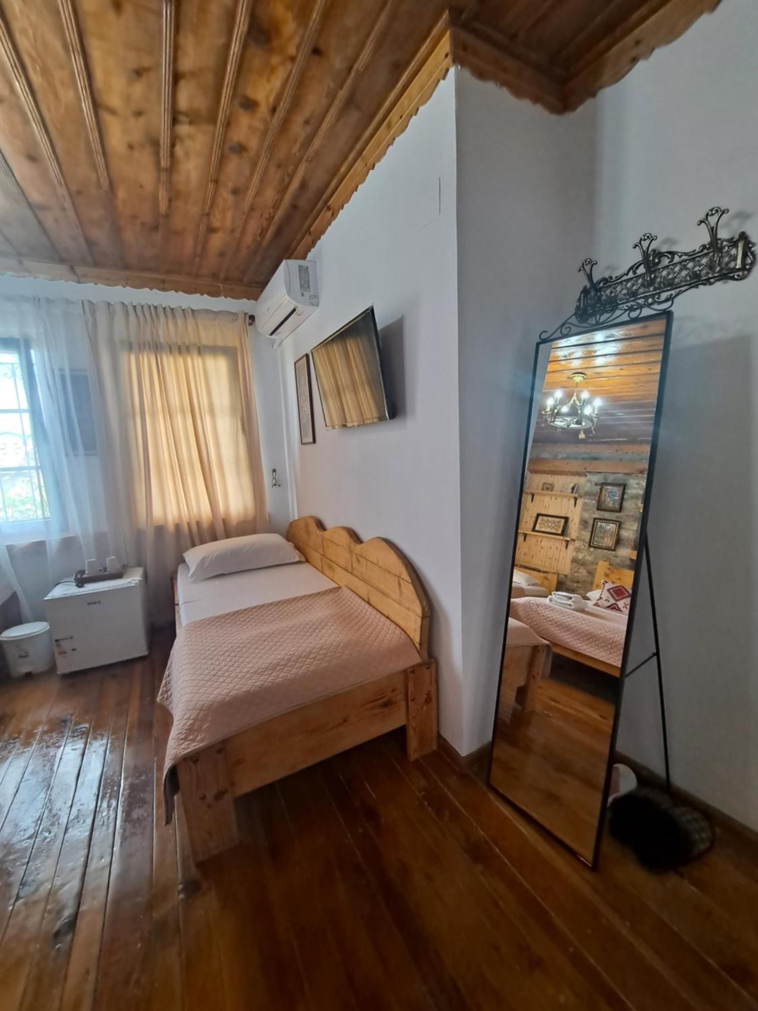 "Villa 70" Guesthouse Gjirokastër 외부 사진